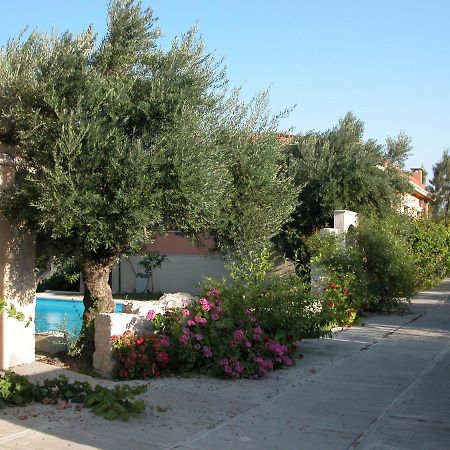 Sprawling Vlilla In Malades Vila Agios Sillas Exterior foto